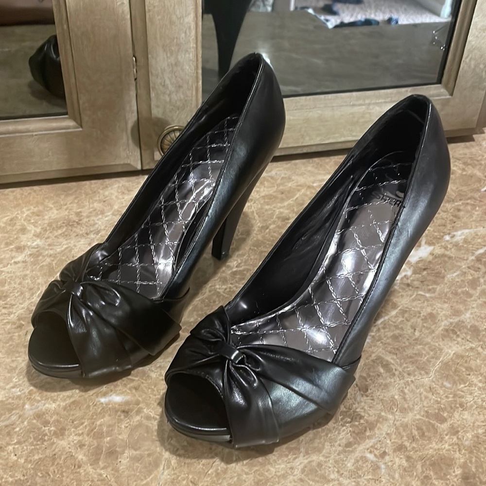 Black open toe heels from Sheikh shoes